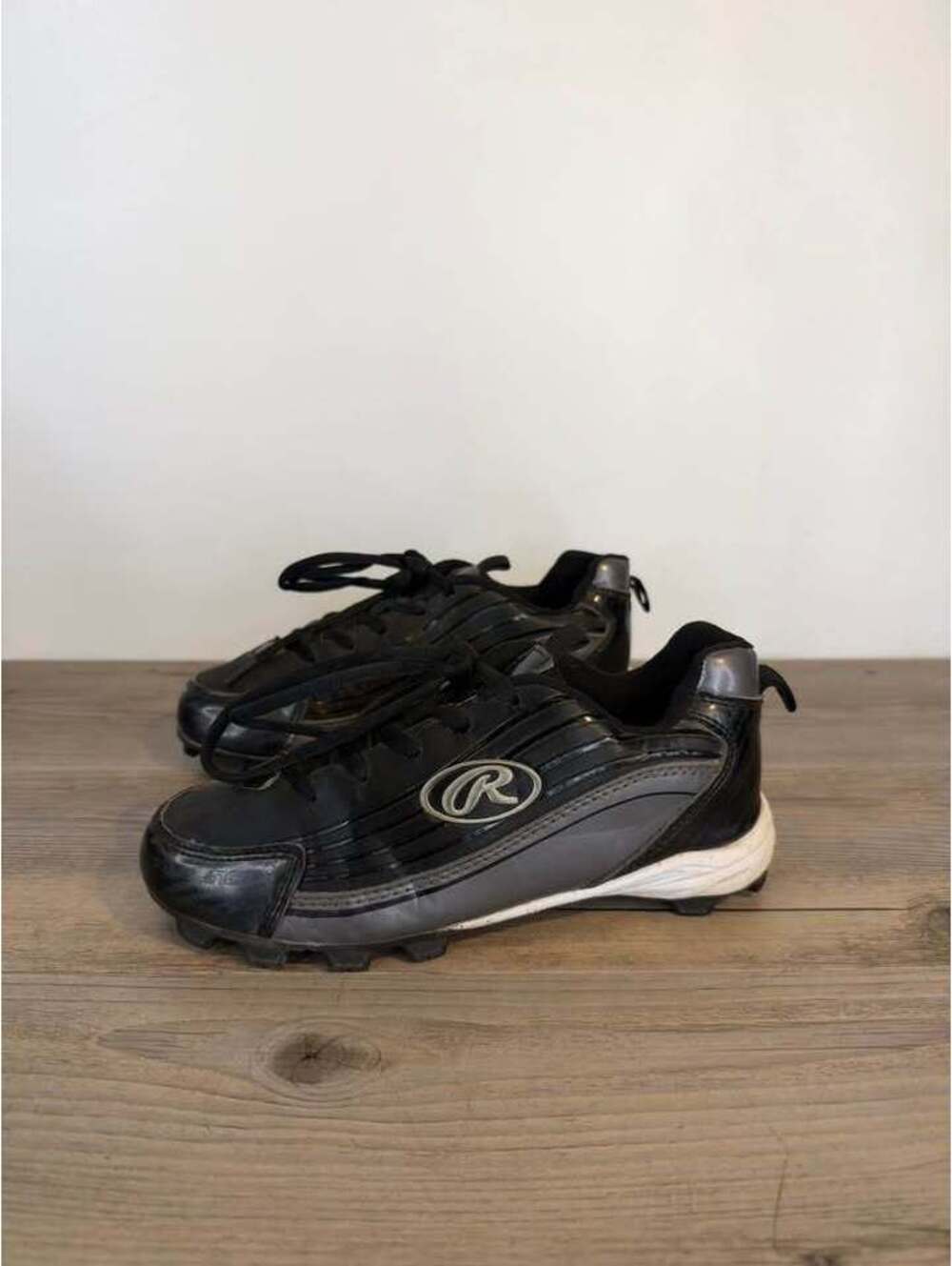 Rawlings Chicayne JR Youth Baseball Cleats Size 3 Black Silver